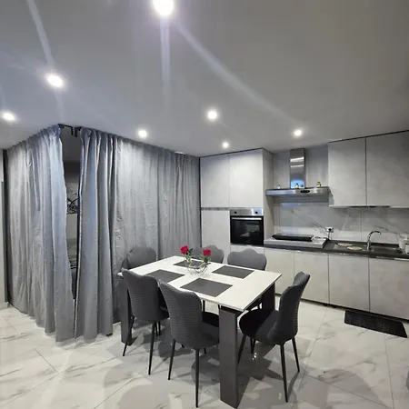 Apartment Albicocche House